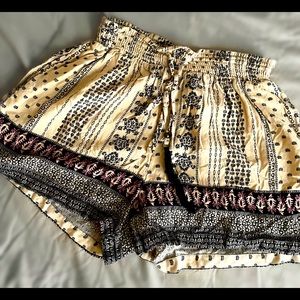 Angie shorts. Rayon. Size Medium.